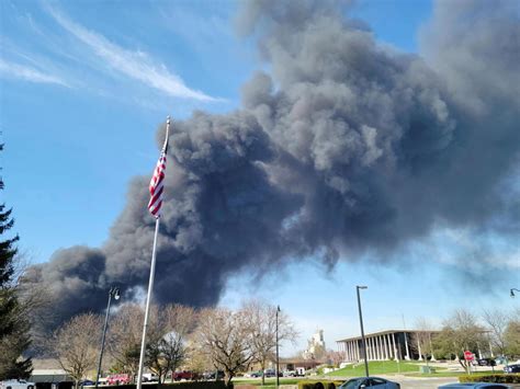 Hundreds forced from Indiana homes as plastics fire burns